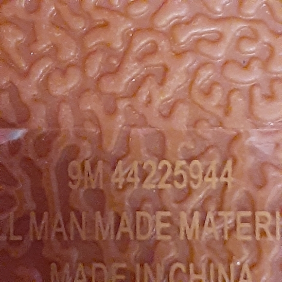 NEW IT'S SANDALS CLEAR WITH RHINESTONES AND THONG FITTING SIZE 9 - Picture 8 of 9